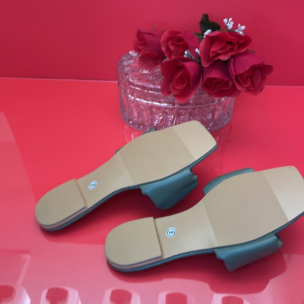 GREEN SANDALS FROM THE PHILIPPINES - Picture 5 of 7